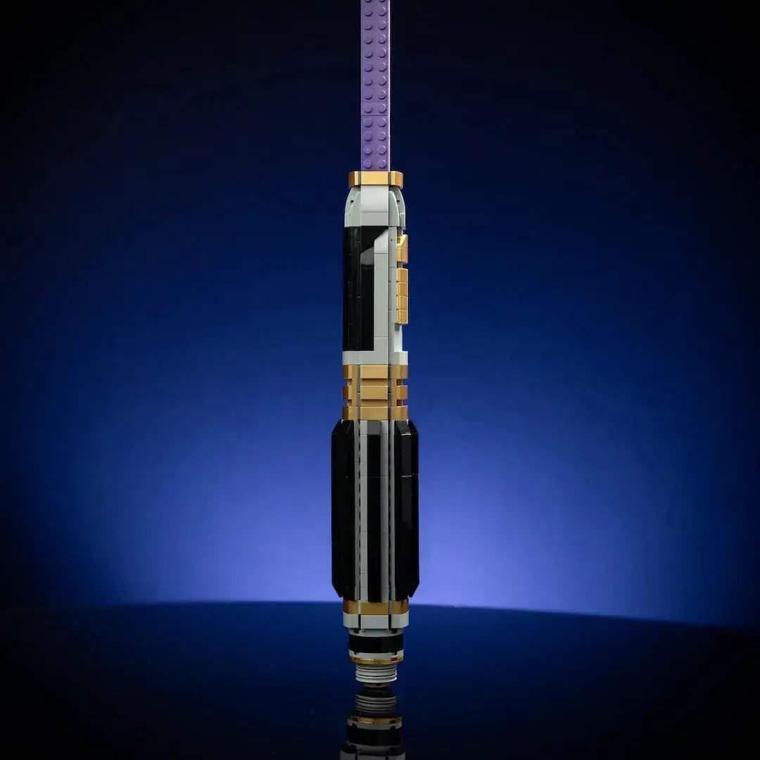 Lego Life-Size Saber Replica With Glowing Battle Ready Blade - ToylandEU