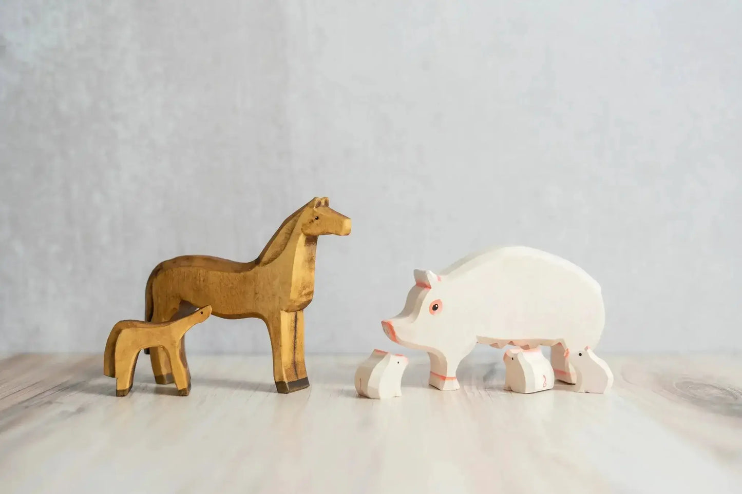 Hand Carved Wooden Pig With Three Piglets Puzzle Set - ToylandEU