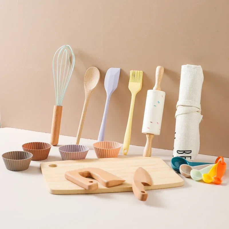 Wooden 1 To 6 Scale Kitchen Toys Set For Kids With Cutting Board And Apron Unisex Pretend Play Cooking Set - ToylandEU