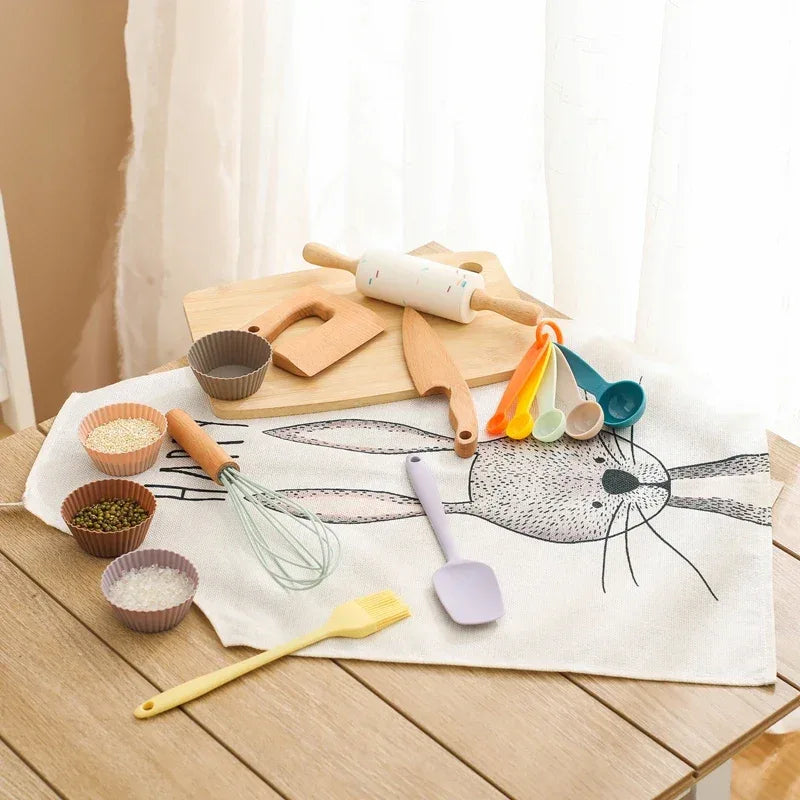 Wooden 1 To 6 Scale Kitchen Toys Set For Kids With Cutting Board And Apron Unisex Pretend Play Cooking Set - ToylandEU