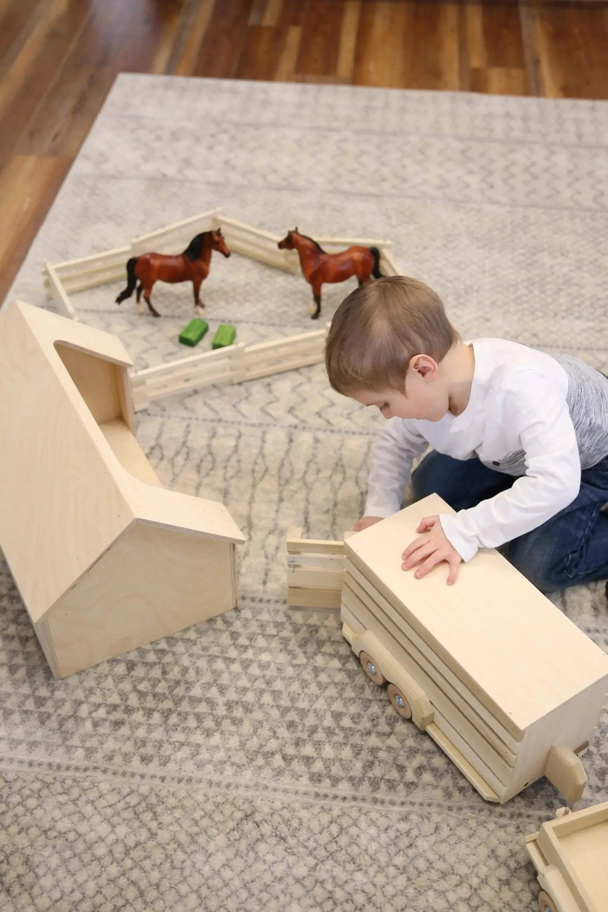 Wooden Amish-Made Ranch Shed Barn Toy, Unfinished Wood - ToylandEU