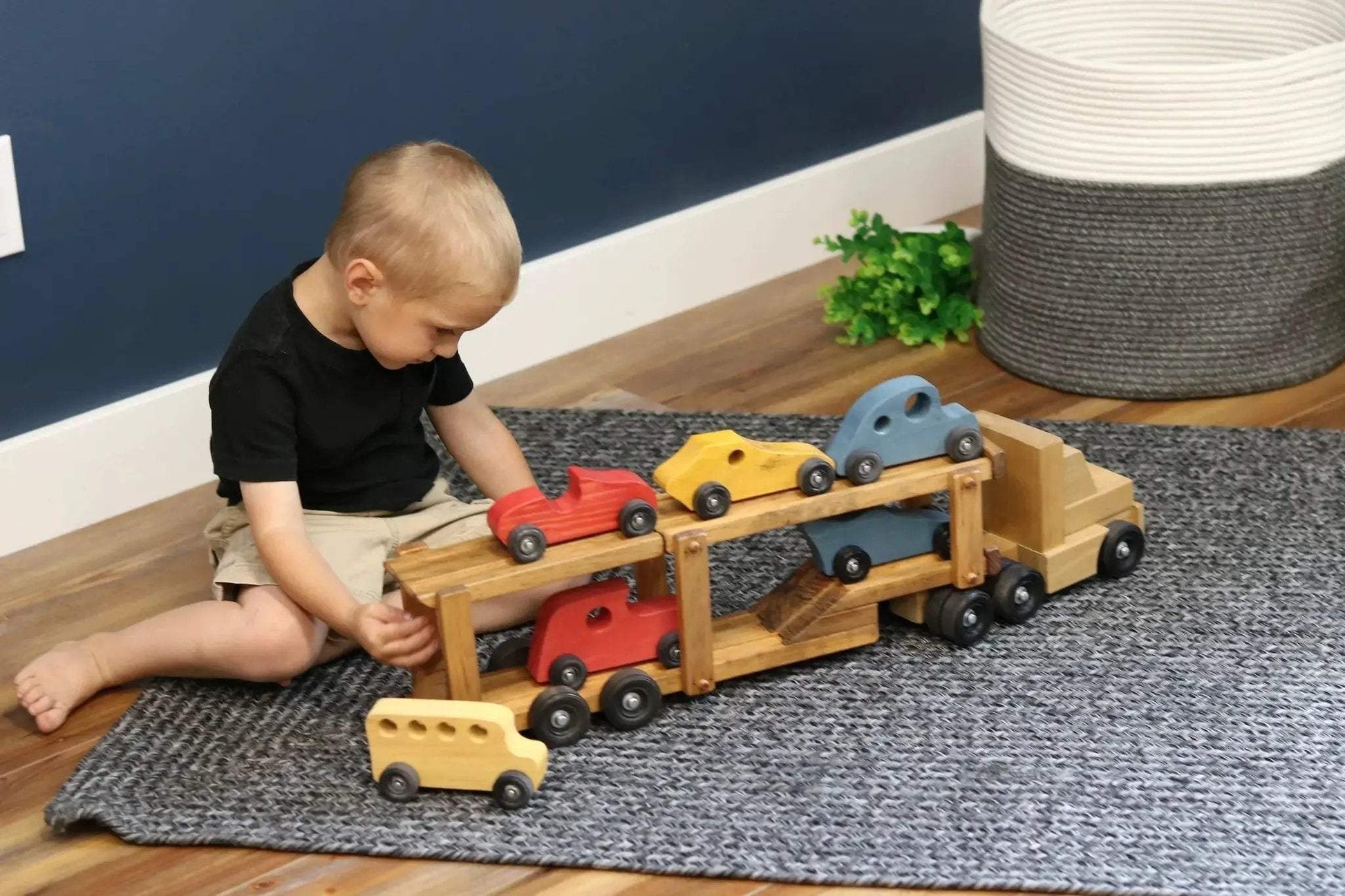 Wooden Car-Carrier Semi Truck and Trailer Toy Set with 6 Cars - ToylandEU