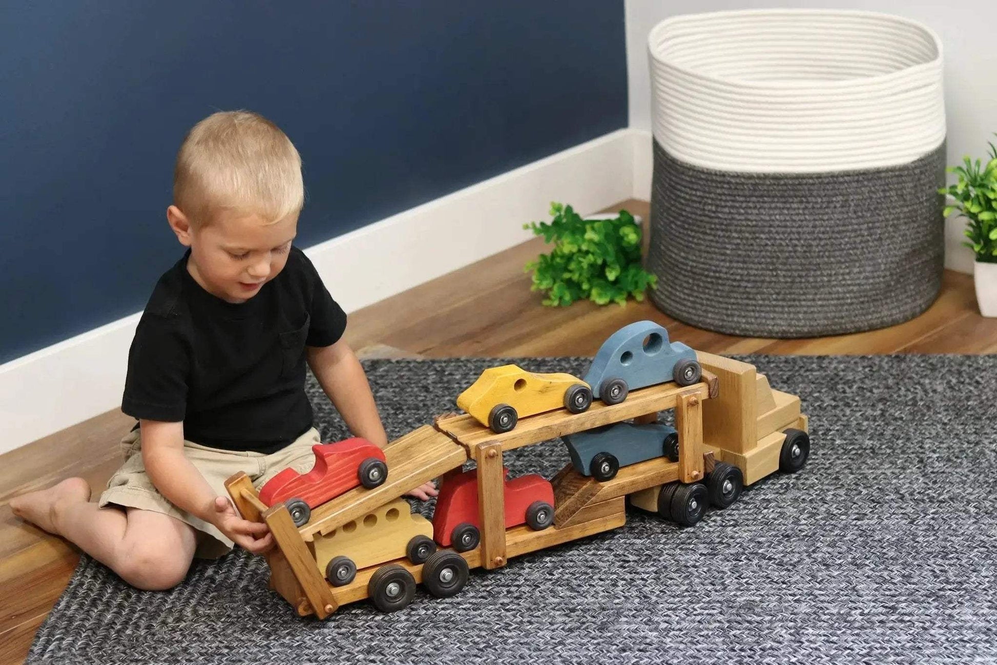 Wooden Car-Carrier Semi Truck and Trailer Toy Set with 6 Cars - ToylandEU
