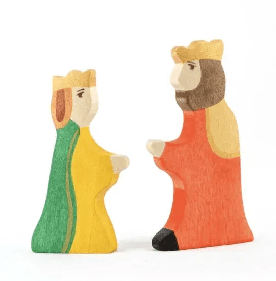 Wooden King and Queen Figures for Imaginative Play - ToylandEU