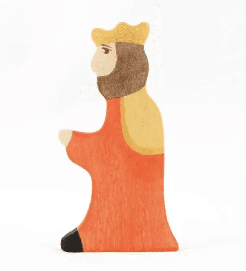 Wooden King and Queen Figures for Imaginative Play - ToylandEU