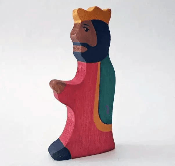 Wooden King and Queen Figures for Imaginative Play - ToylandEU