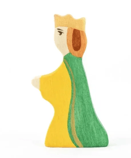 Wooden King and Queen Figures for Imaginative Play - ToylandEU