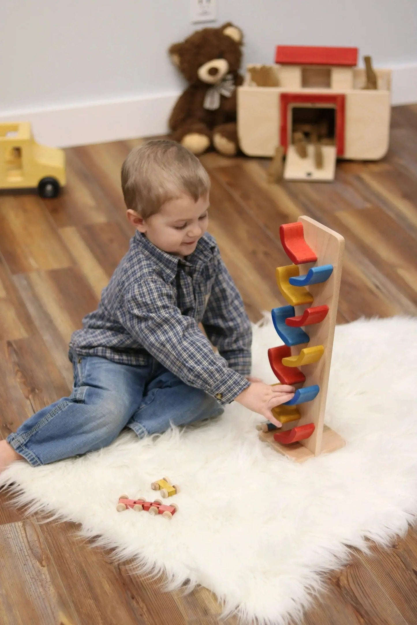  Amish-Made Mini Car Roller Wooden Toy, Pack of Cars Included -  ToylandEU™