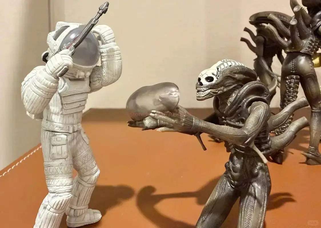  Xenomorph Facehugger Astronaut Alien Premium Figures -  ToylandEU™