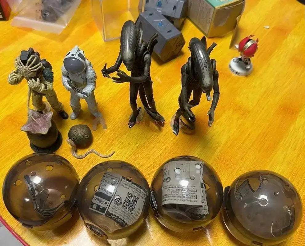  Xenomorph Facehugger Astronaut Alien Premium Figures -  ToylandEU™