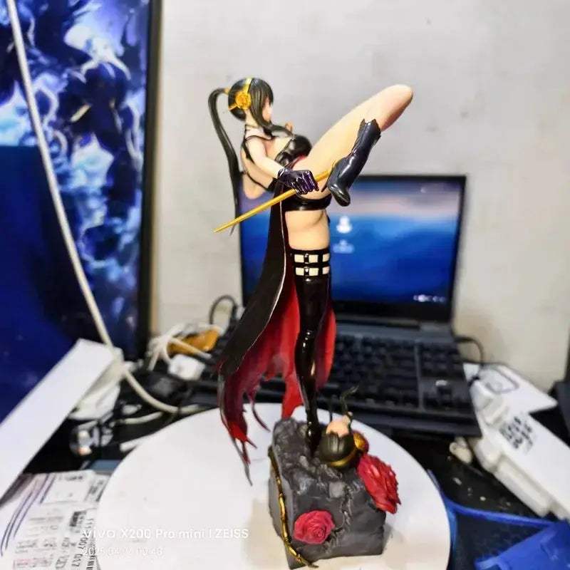 Yor Forger Spy X Family Premium PVC Figurine Battle-Pose - ToylandEU