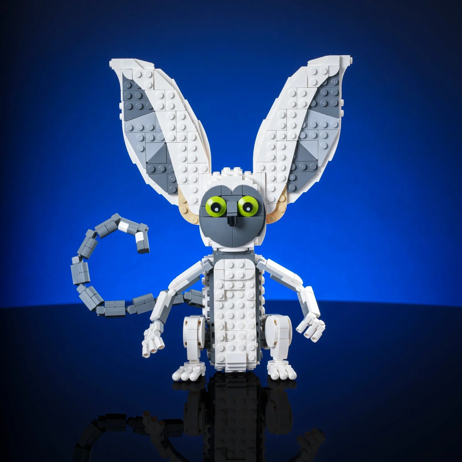 Air Lemur Brick Built Figure With Poseable Limbs And Tail - ToylandEU