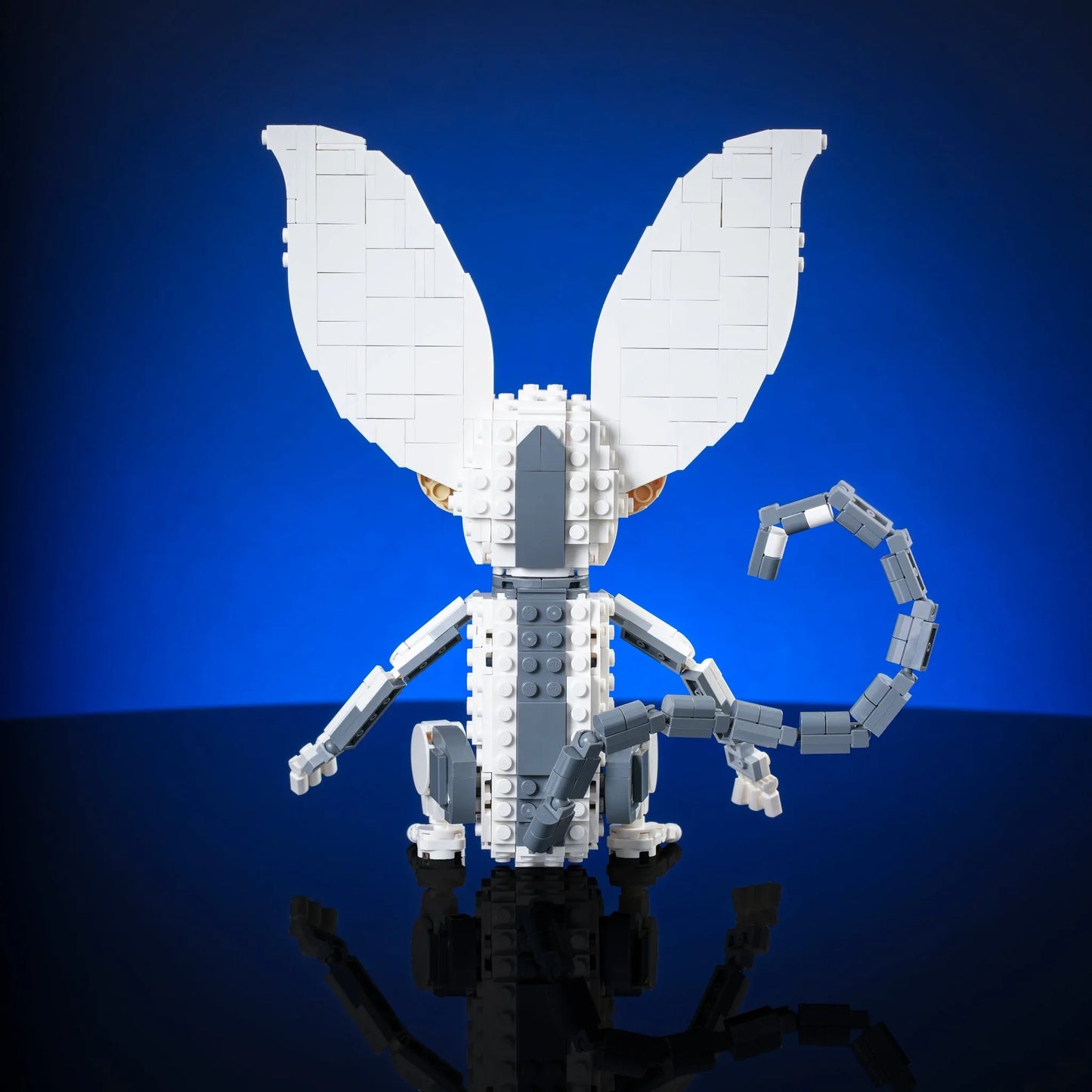 Air Lemur Brick Built Figure With Poseable Limbs And Tail - ToylandEU