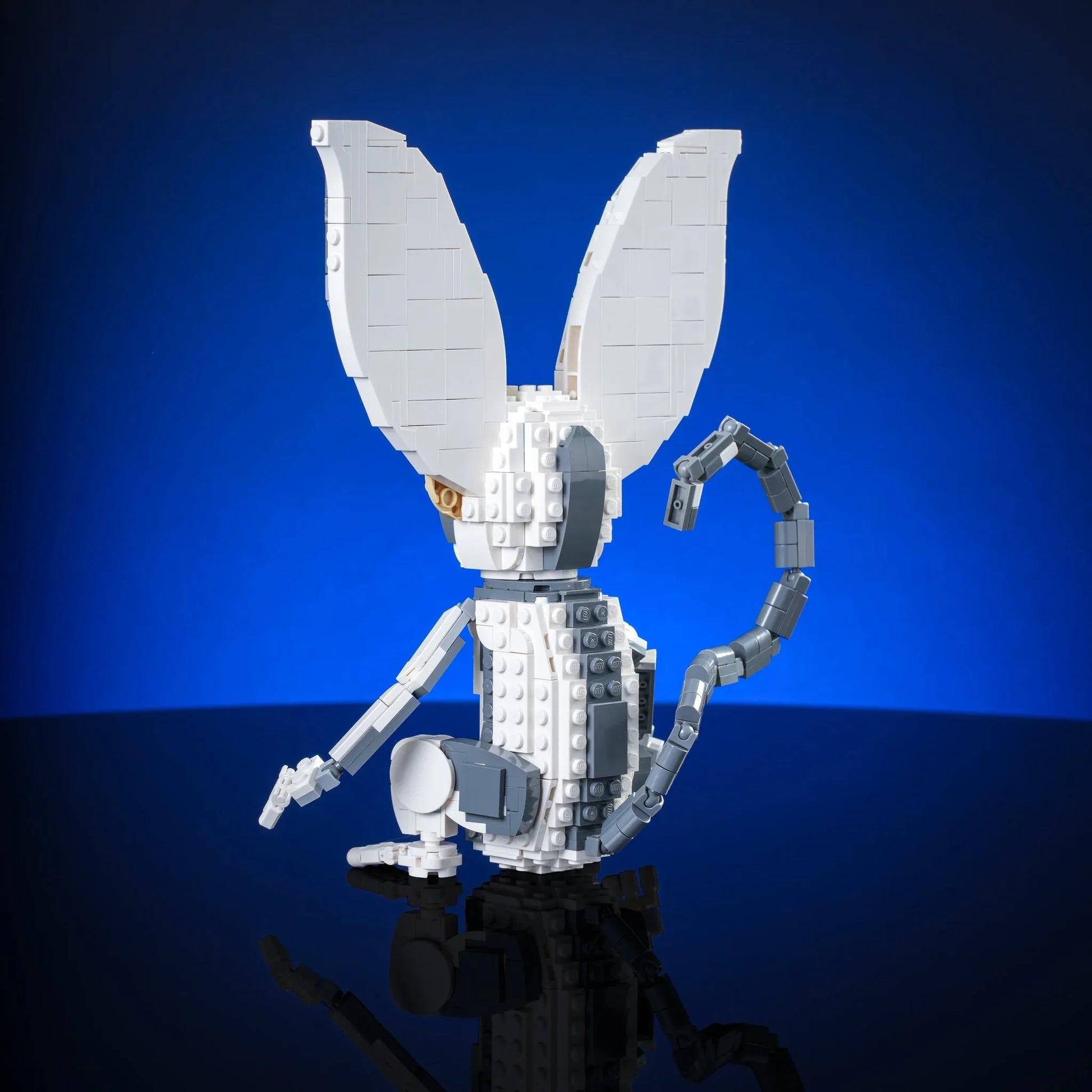 Air Lemur Brick Built Figure With Poseable Limbs And Tail - ToylandEU