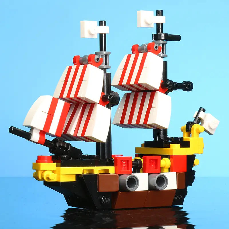 Custom Mini Black Seas Barracuda with Captain Brickbeard Minifigure - B3 Customs